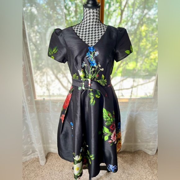 Eshakti Rose print dupioni belted dress 🖤 - Picture 2 of 6